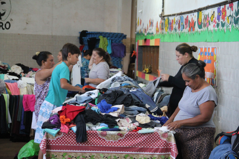 Entrega de roupas é intensificada pela Secretaria de Desenvolvimento Social